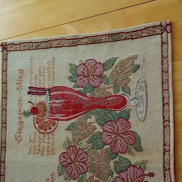 Tapestry Placemat - (Shows Mai Tai & Singapore Sling Cocktails) - Picture 2 of 6